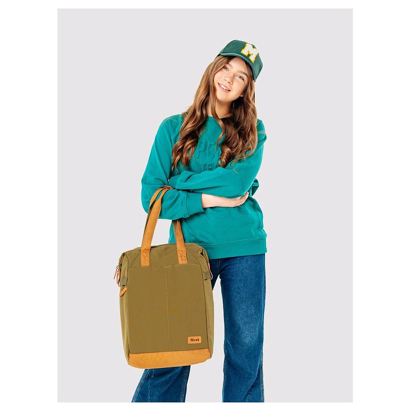 Рюкзак Först F-Casual "Green" 42*28,5*12,5см, 1 отделение, 1 карман, уплотненная спинка 