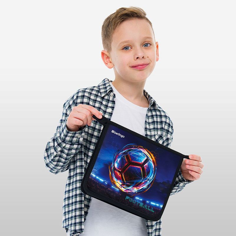 Папка для тетрадей 1 отделение, А5 Berlingo "Cyber Football", 240*205*40 мм, пластик, на молнии 