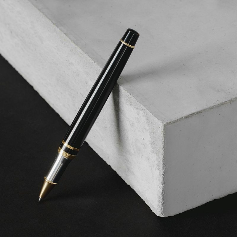 Ручка шариковая Luxor "Executive" синяя, 1,0мм, корпус черный/хром/золото, футляр 