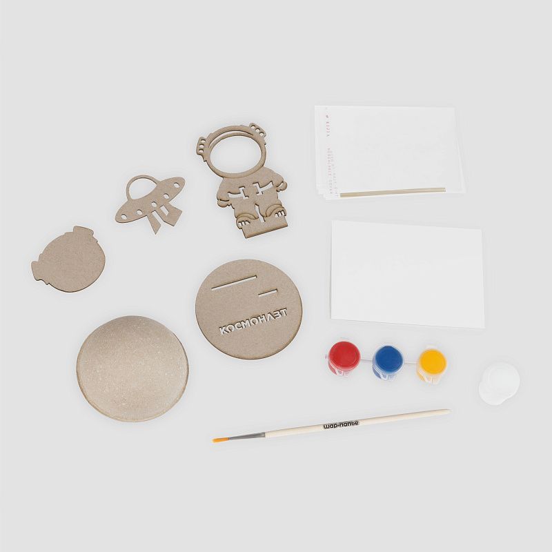 Набор для росписи ТРИ СОВЫ "Фоторамка-Неваляшка. Космонавт", с красками и кистью