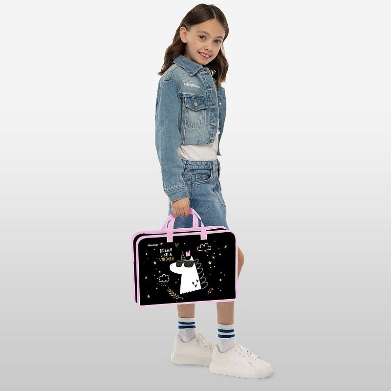 Папка с ручками 1 отделение, А4 Berlingo "Dream Like A Unicorn", 340*245*75мм, пластик, на молнии 