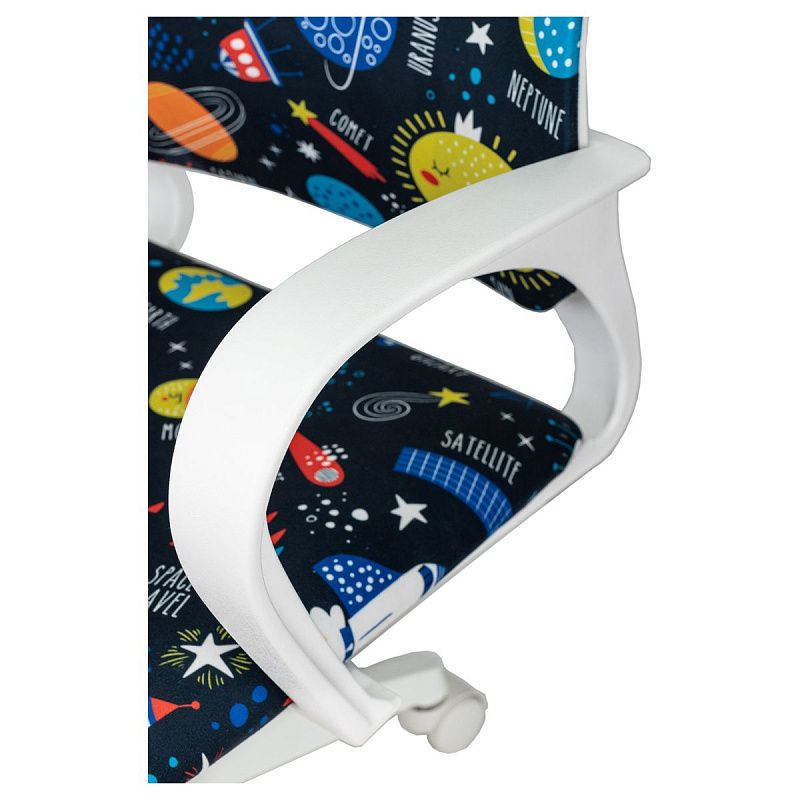 Кресло детское Helmi HL-K95 R (W695) "Airy", спинка сетка/сиденье ткань с рисунком шаттл мультиколор, пиастра, пластик белый