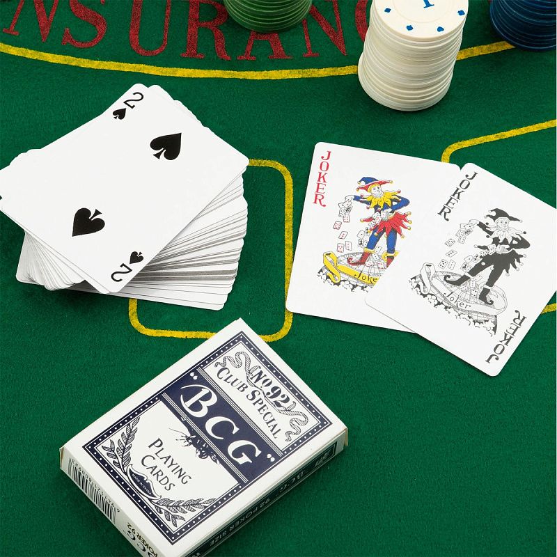 Набор для игры в "Покер", (200 фишек, 2 колоды карт, сукно), металлическя коробка 