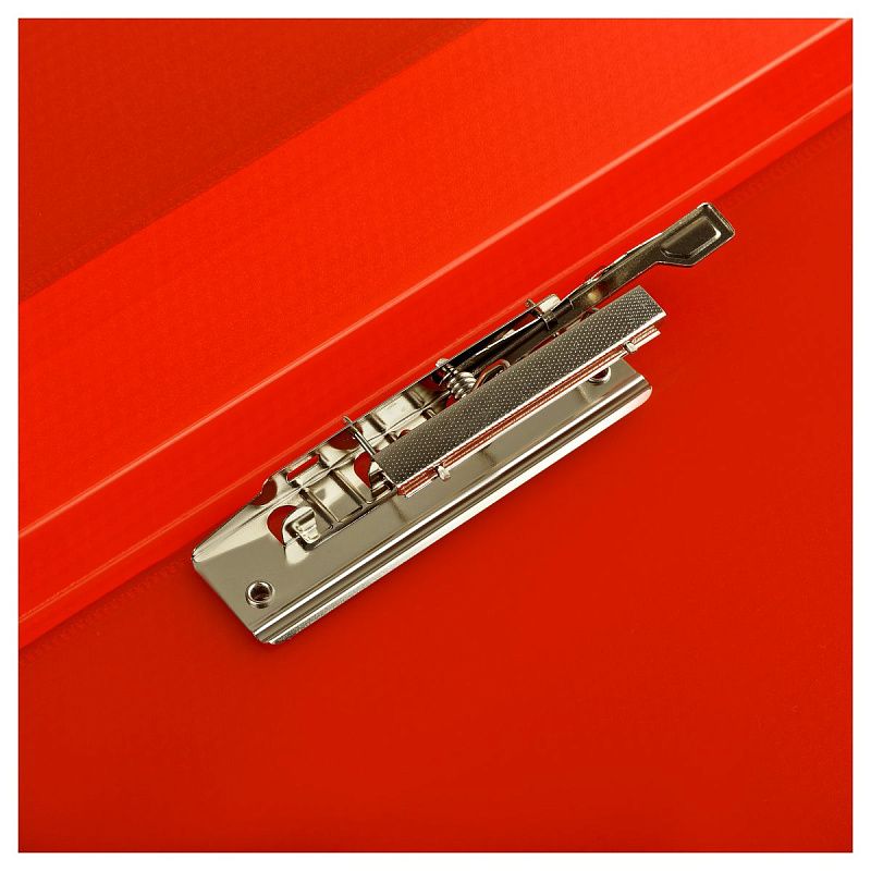 Папка с боковым зажимом СТАММ "Кристалл" А4, 17мм, 700мкм, пластик, красная 