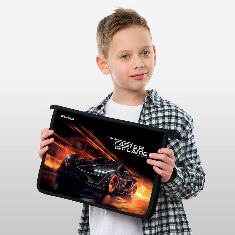 Папка для тетрадей 1 отделение, А4 Berlingo "Faster Than The Flame", 340*245*40 мм, пластик, на молнии 