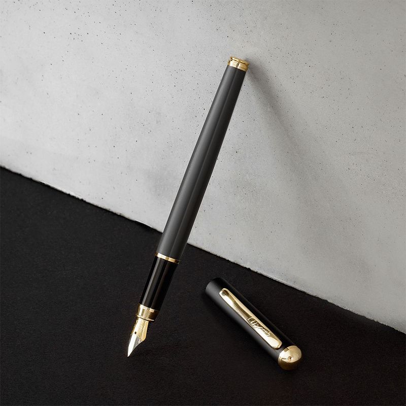 Ручка перьевая Luxor  "Marvel" синяя, 0,8мм,  корпус черный/золото, футляр 