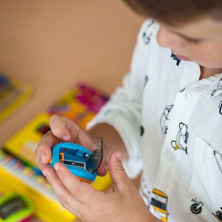 Точилка ЮНЛАНДИЯ "Звездолет Юнландика", с контейнером, пластиковая, корпус ассорти, 228471 