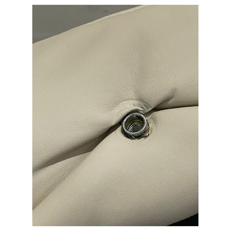 УЦЕНКА - Кресло руководителя Helmi HL-ES11 "Сonvince", повышенной прочности, экокожа бежевая, мультиблок, до 250кг