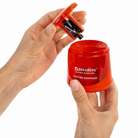 Точилка электрическая BRAUBERG DOUBLE BLADE RED, двойное лезвие, питание от 2 батареек АА, 271338 