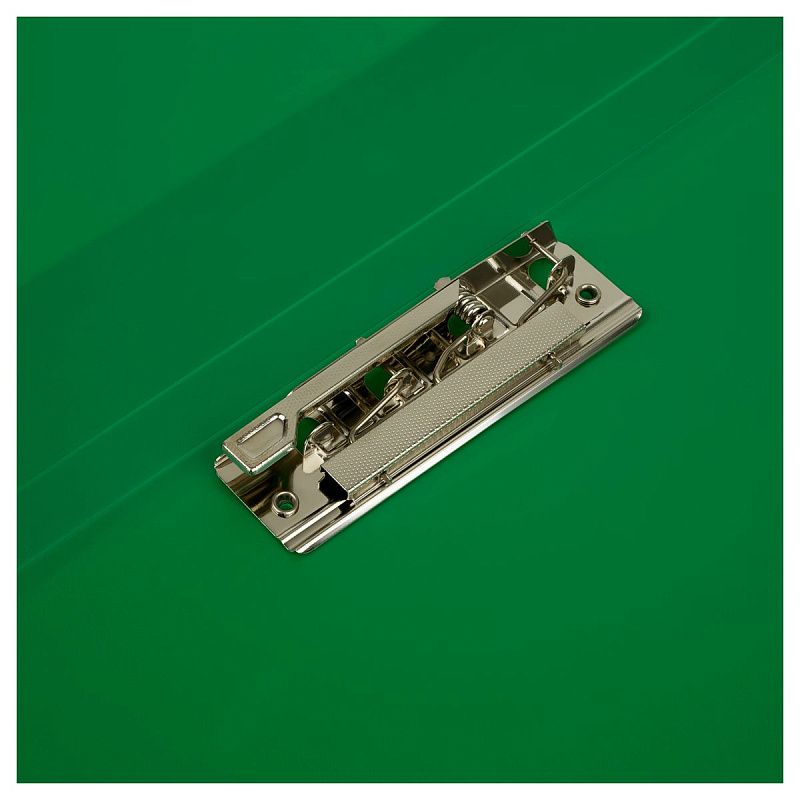 Папка с боковым зажимом СТАММ "Стандарт" А4, 17мм, 700мкм, пластик, зеленая 